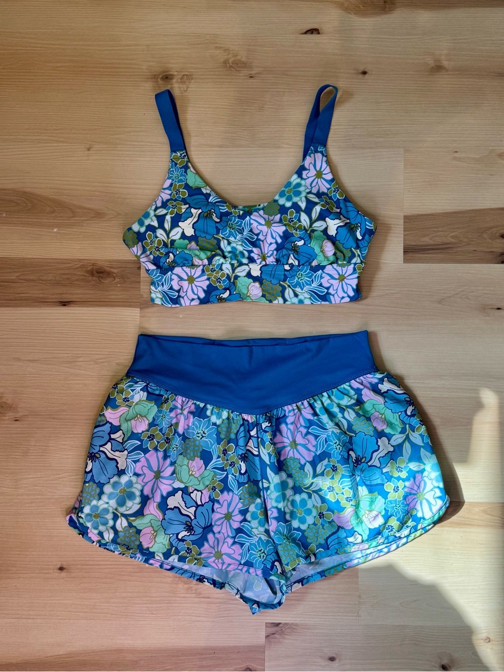Women’s Aerie Blue Floral Activewear Sports Bra & Shorts Set Large